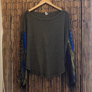 Thermal tee with printed sleeves